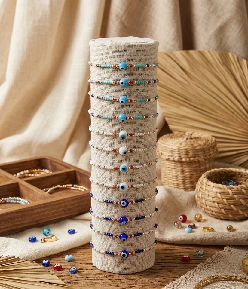 Toptan Halhal & Bileklik – Renkli Boncuklu Nazar Boncuğu (12’li)